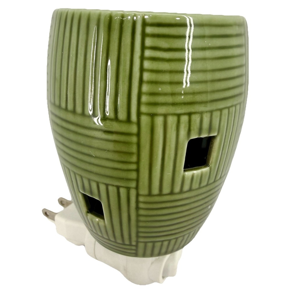Scentsy Green Weave Plug In Wax Warmer Bamboo‎ Tiki Tropical Basketweave Retired